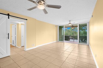 9441 Live Oak Pl, Unit 304 in Davie, FL - Building Photo - Building Photo