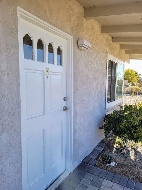 12960 Agua Cayendo Rd in Desert Hot Springs, CA - Foto de edificio