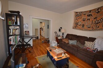 1880 Commonwealth Ave, Unit 16 in Boston, MA - Building Photo - Building Photo