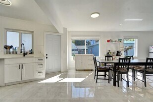 1904 SW 28th St in Fort Lauderdale, FL - Building Photo