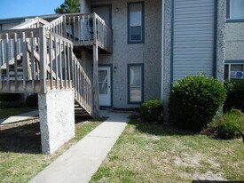 910 Brett Dr in Hinesville, GA - Building Photo