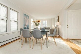 1431 Cambridge St, Unit 1 in Cambridge, MA - Foto de edificio - Building Photo