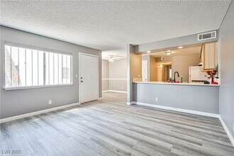 4280 Tara Ave in Las Vegas, NV - Building Photo - Building Photo
