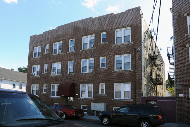 137 Center St in Clifton, NJ - Building Photo - Building Photo