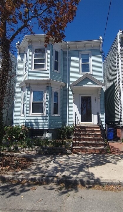 136 Coleridge St in Boston, MA - Building Photo