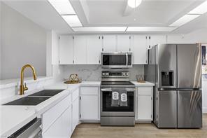700 Misty Pines Cir-Unit -204 in Naples, FL - Building Photo - Building Photo