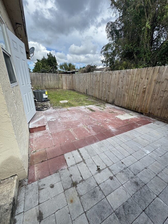 4708 Empire Way in Greenacres, FL - Building Photo - Building Photo