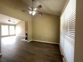 3611 Shadow Trail in Houston, TX - Building Photo - Building Photo