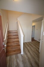 211 Whisper Knoll Cir in Anchorage, AK - Building Photo - Building Photo