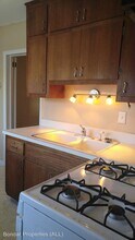 1811 N Warren Ave in Milwaukee, WI - Building Photo - Building Photo