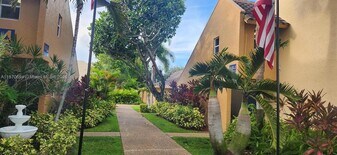 959 SE 2nd Ave, Unit 209 in Deerfield Beach, FL - Building Photo