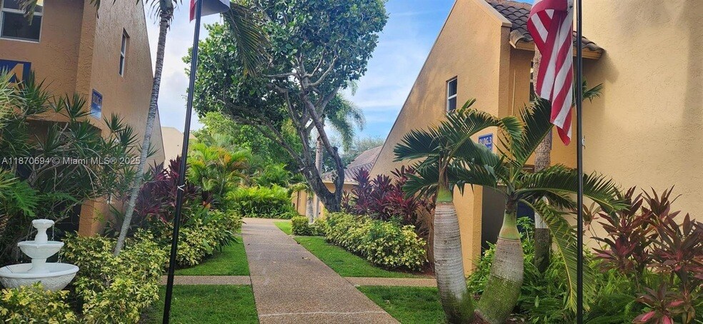 959 SE 2nd Ave, Unit 209 in Deerfield Beach, FL - Building Photo