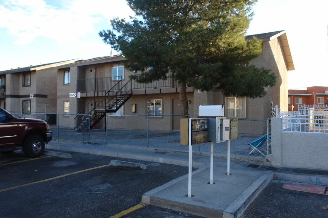 Arroyo Apartments in North Las Vegas, NV - Building Photo