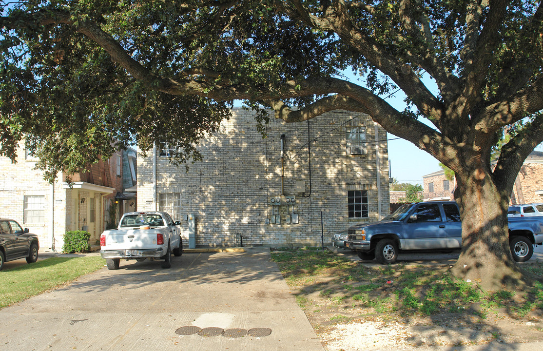 2124 Manson Ave in Metairie, LA - Building Photo