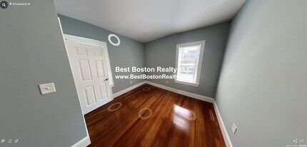 33 Hancock St, Unit 2 in Somerville, MA - Foto de edificio - Building Photo