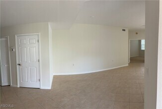 16570 Crownsbury Way in Ft. Myers, FL - Building Photo - Building Photo