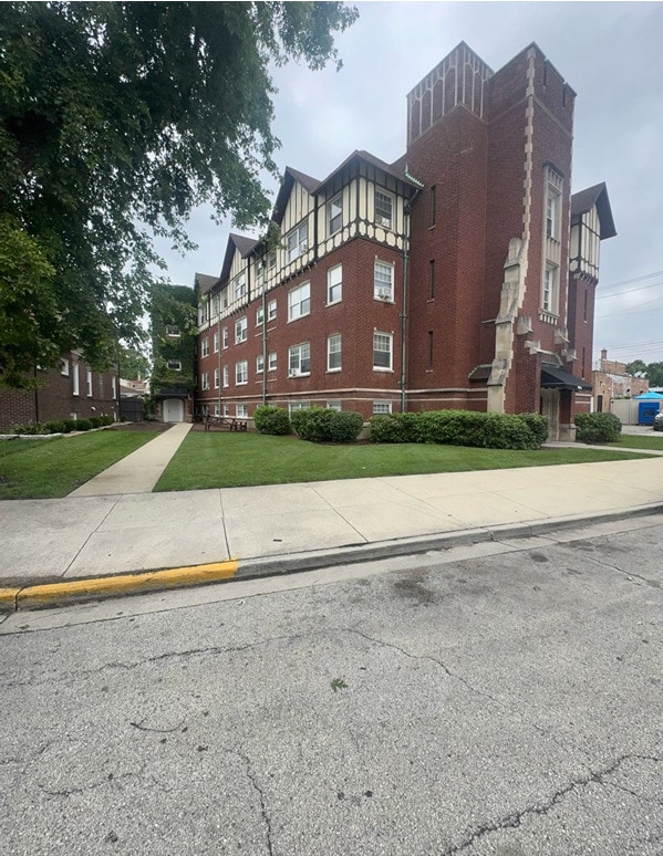 property at 3302 Kenilworth Ave