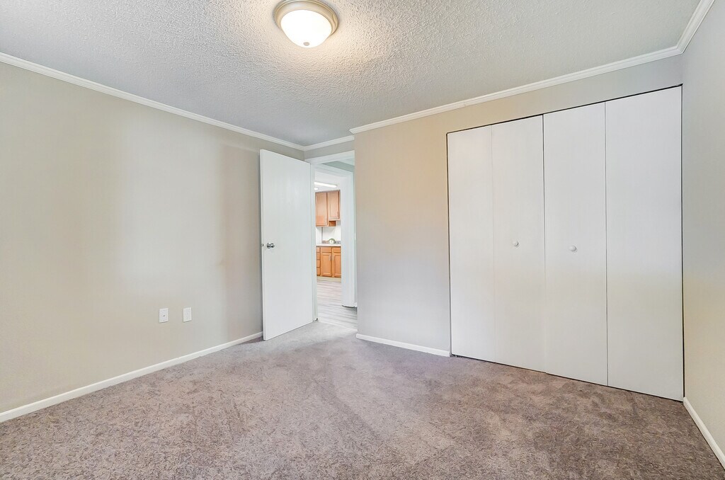 Poplar Ridge Apartments in Fort Wayne, IN