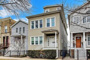 1652 W Nelson St in Chicago, IL - Building Photo