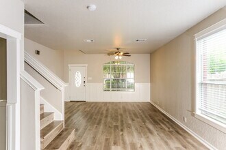 9127 Timber Ranch in San Antonio, TX - Building Photo - Building Photo