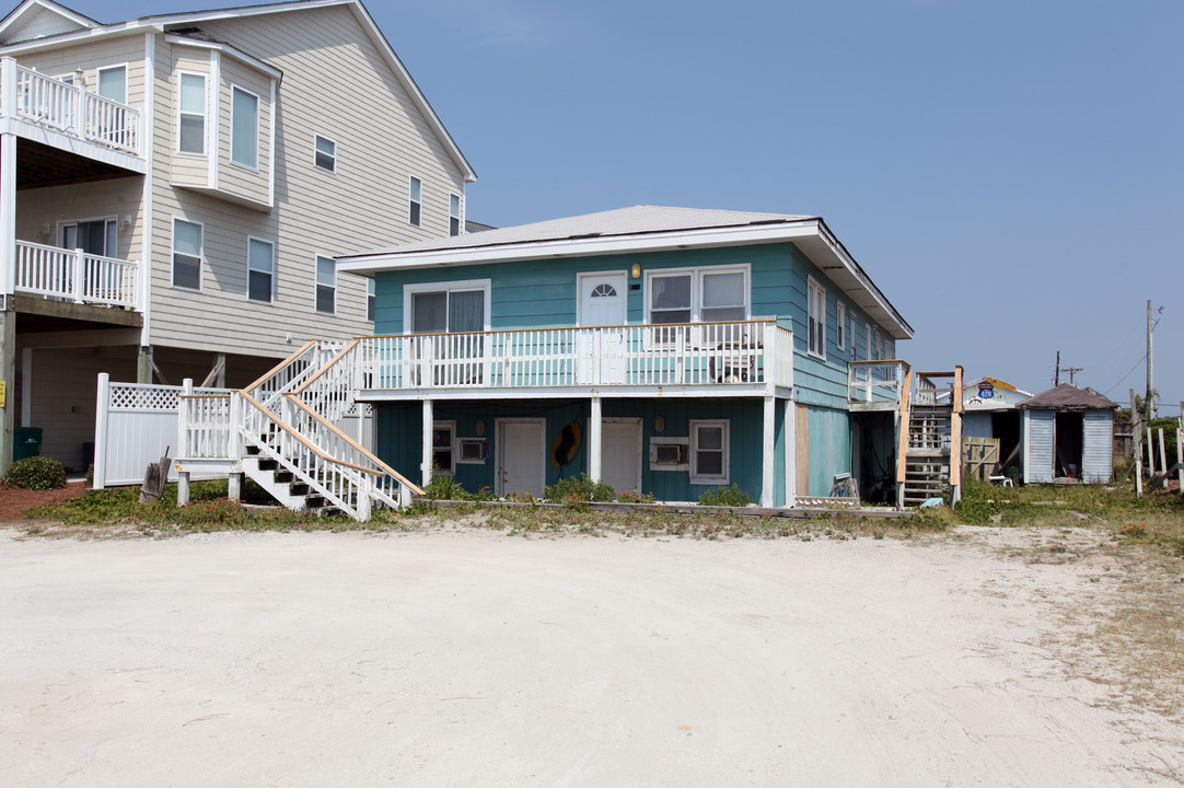 Williamson's Apartments & Rooms in Holly Ridge, NC - Building Photo