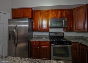 32 Harbour Heights Dr in Annapolis, MD - Building Photo - Building Photo