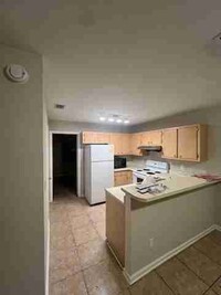 698 Timberwood Cir E in Tallahassee, FL - Building Photo - Building Photo