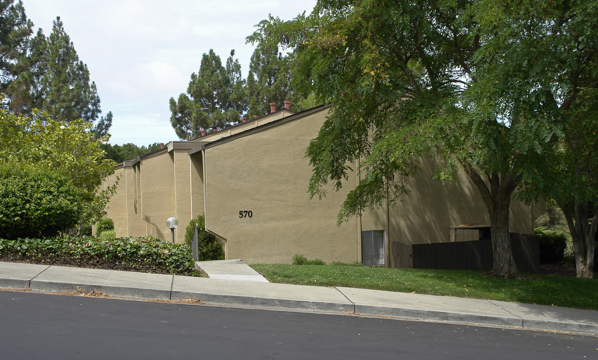 Seascape Apartments in Pinole, CA - Building Photo