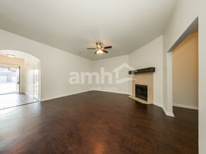 11217 NW 102nd St in Yukon, OK - Building Photo - Building Photo