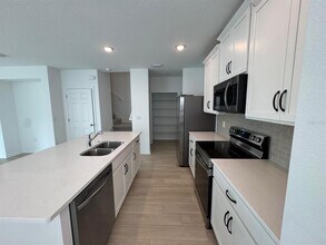 466 Thompson Vlg Ave in Apopka, FL - Building Photo - Building Photo