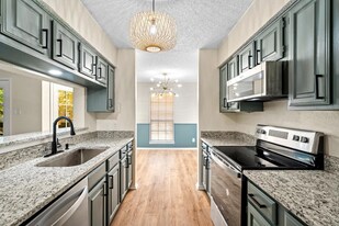 1206 Riverchase Ln, Unit Upgraded Condo in Arlington, TX - Building Photo