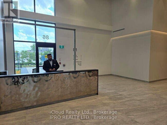 86 Dundas St E in Mississauga, ON - Building Photo - Building Photo