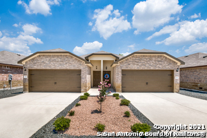 1111 Renee Way in Seguin, TX - Building Photo - Building Photo
