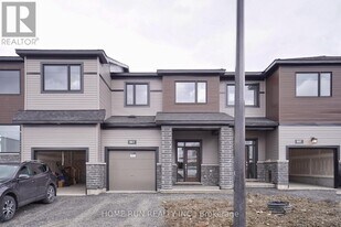 803 Everbloom Ln in Ottawa, ON - Building Photo