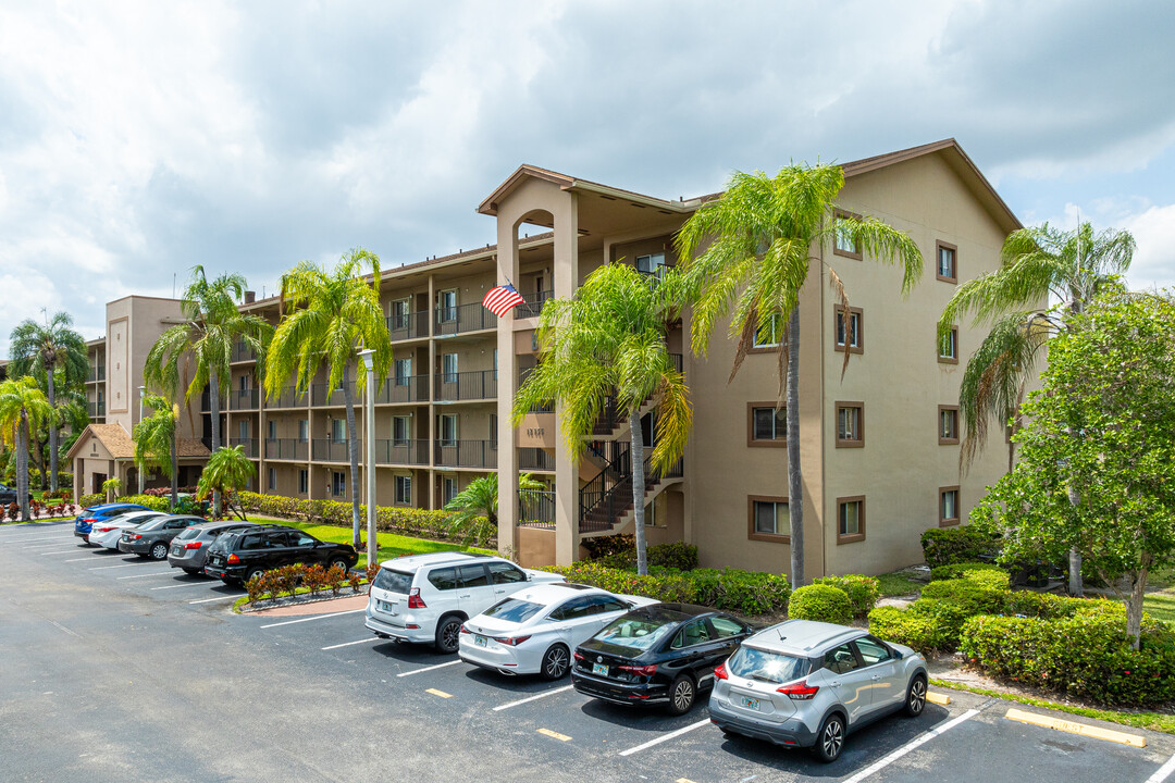 Century Village in Pembroke Pines, FL - Foto de edificio