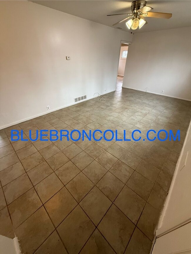 10743 Cambridge Ave in Kansas City, MO - Building Photo - Building Photo