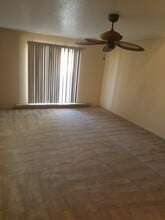 1802 S Avenue A in Portales, NM - Building Photo - Building Photo
