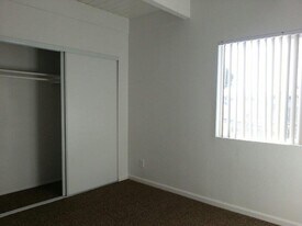 1415 E Cruces St, Unit #4 in Wilmington, CA - Building Photo