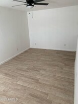 1759 W Hadley St in Phoenix, AZ - Building Photo