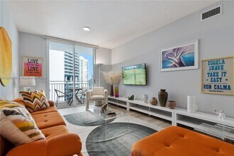 185 SE 14th Ter, Unit 1503 in Miami, FL - Foto de edificio - Building Photo