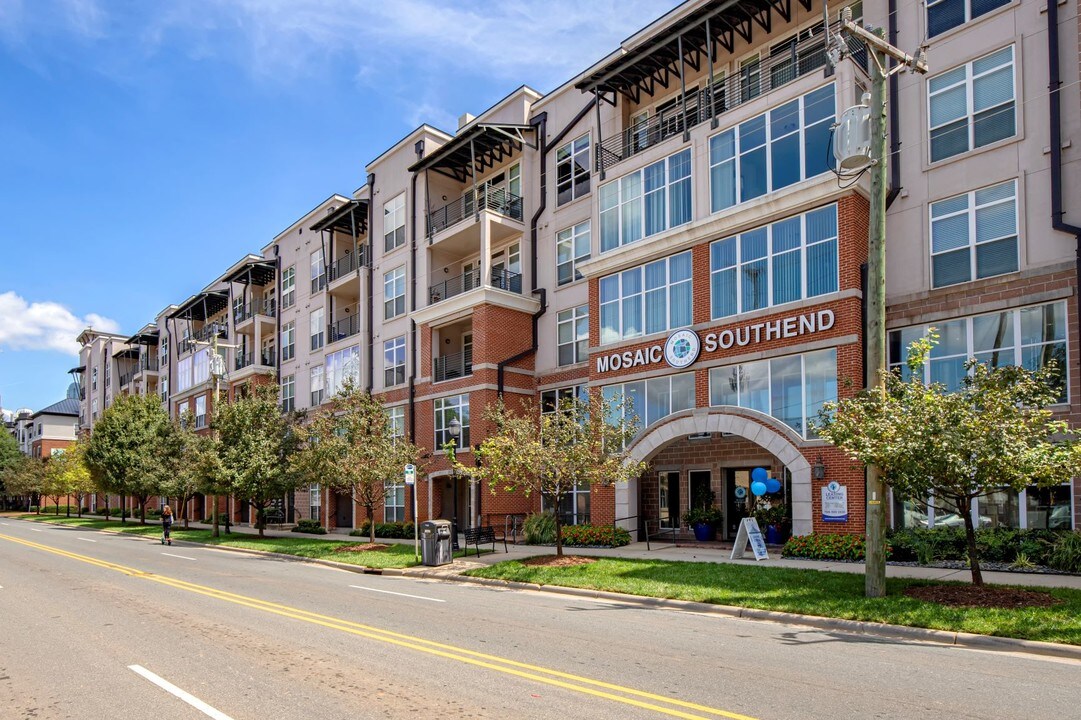 Mosaic South End Apartments in Charlotte, NC - Building Photo