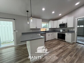 3700 Derby Ln SE in Lacey, WA - Building Photo - Building Photo