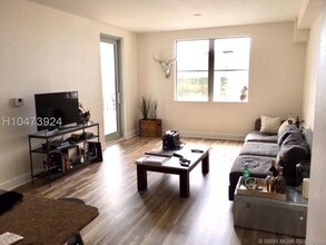 1830 Radius Drive-Unit -8D in Hollywood, FL - Building Photo - Building Photo