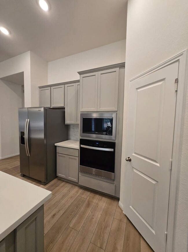 property at 1420 Florecer Ln