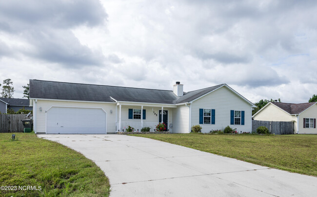 105 Gamble Way in Hubert, NC - Building Photo - Building Photo