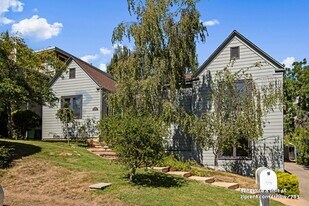 938 Leo Way in Oakland, CA - Building Photo