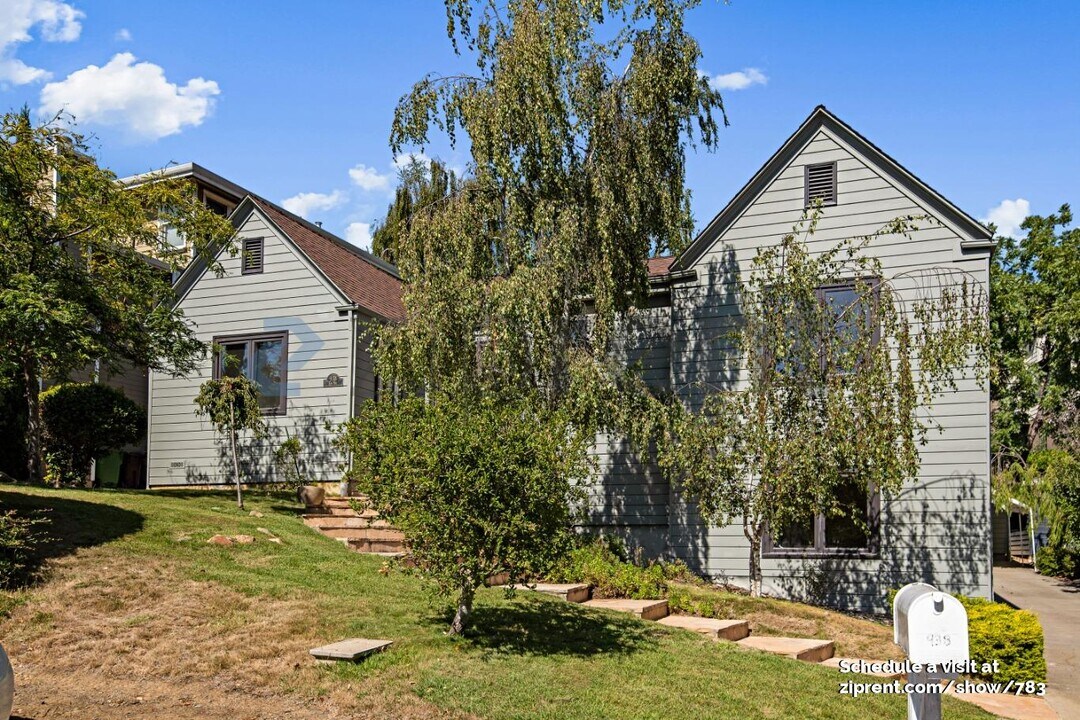 938 Leo Way in Oakland, CA - Building Photo