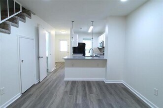 605 Carriagehouse Ln in Garland, TX - Building Photo - Building Photo