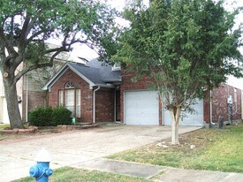 8978 Dawnridge Dr in Houston, TX - Building Photo