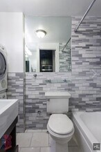 MOTT ST. in New York, NY - Foto de edificio - Building Photo